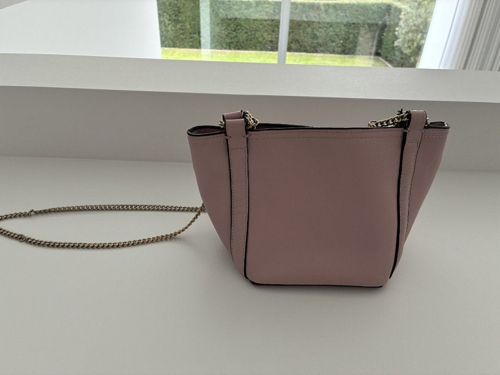Roze handtas met ketting, in perfecte staat!, Handtassen en Accessoires, Ophalen of Verzenden, Zo goed als nieuw, Roze, Handtas