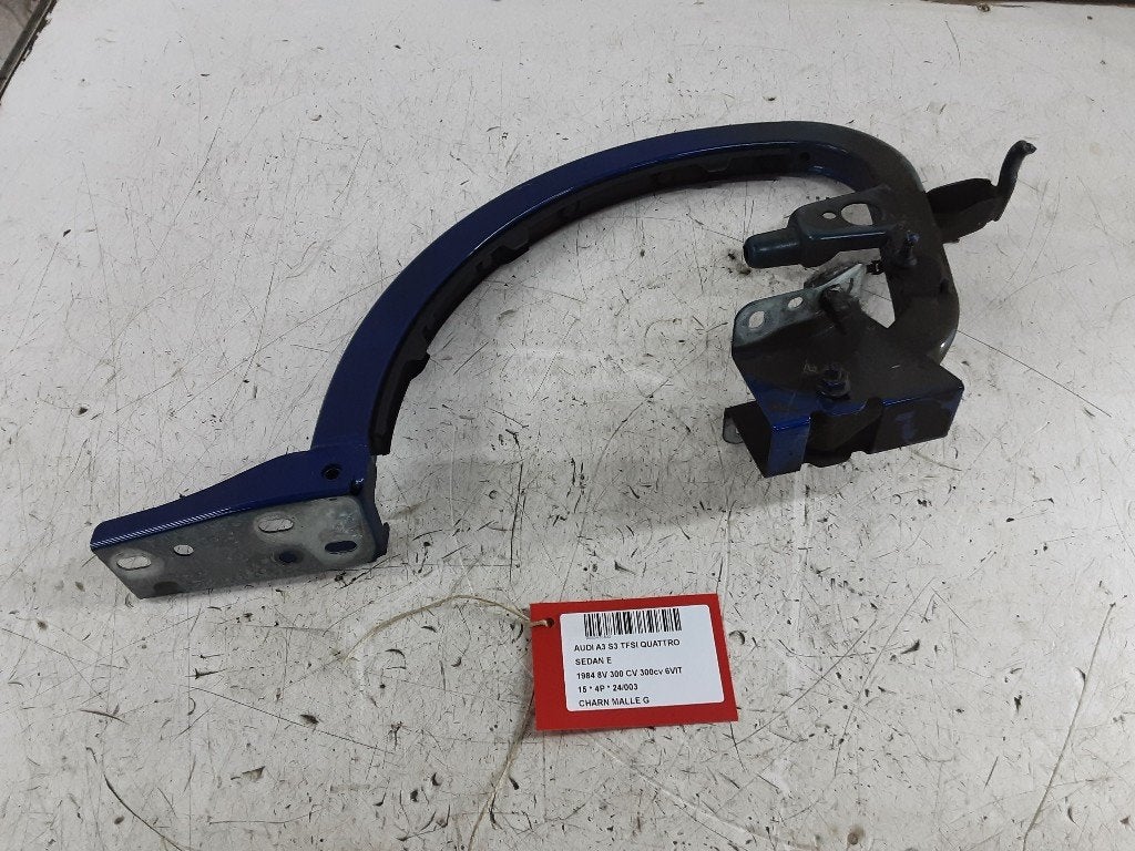 COFFRE COUVERCLE CHARNIERE GAUCHE S3 Limousine (8VM / 8VS), Autos : Pièces & Accessoires, Mevr. I. Hauben, Audi, Utilisé, Rue de l'Espoir 34 34
4030  GRIVEGNÉE, BE