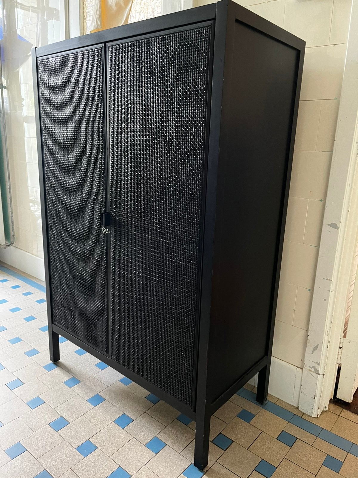 Armoire bois noir & canage, Enlèvement, Utilisé, Exotique, minimal, cocoon