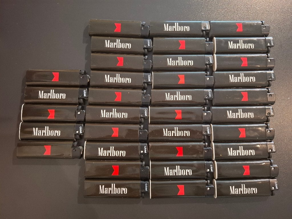 35 Marlboro aanstekers hervulbaar Nieuw, Collections, Enlèvement ou Envoi, Neuf, Briquet