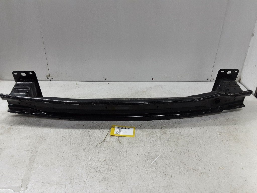RENFORT PARE CHOC ARRIERE (TRAVERSE) Audi Q3 (F3B), Auto-Union-Straße  1,
85057  Ingolstadt, DE, Info@audi.de, Audi, Utilisé