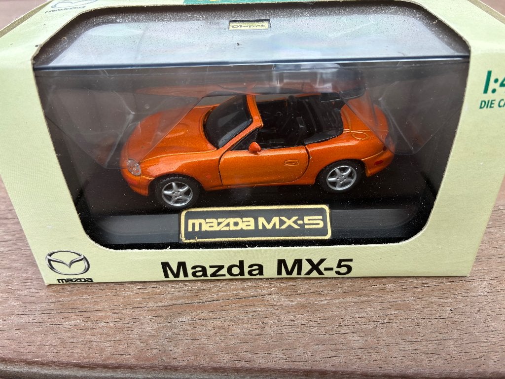 Mazda 1:43, Enlèvement ou Envoi, Comme neuf