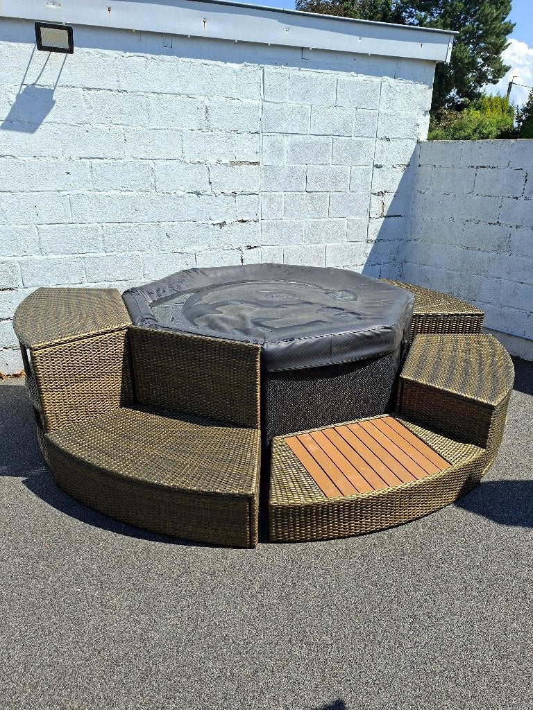 Jaccuzi Netspa, Jardin & Terrasse, Bains à remous et Spas, Enlèvement, Comme neuf, Escalier, Fixé
