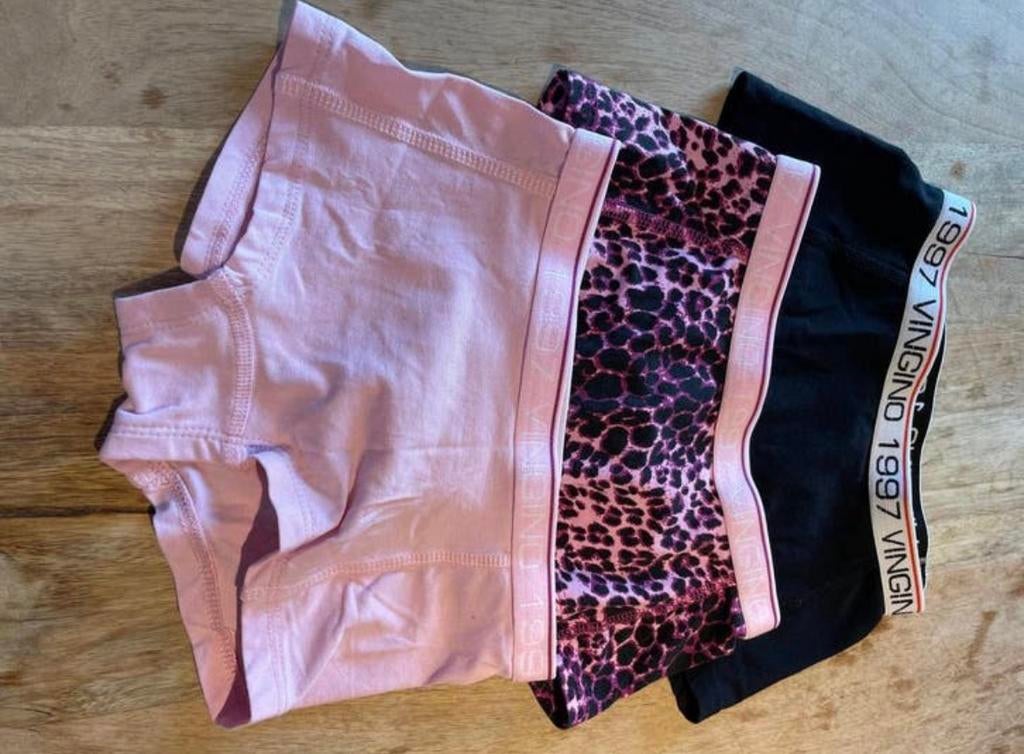 3  onderbroekjes vingio, Enfants & Bébés, Vêtements enfant | Taille 134, Enlèvement ou Envoi, Neuf, Vêtements de nuit ou Sous-vêtements