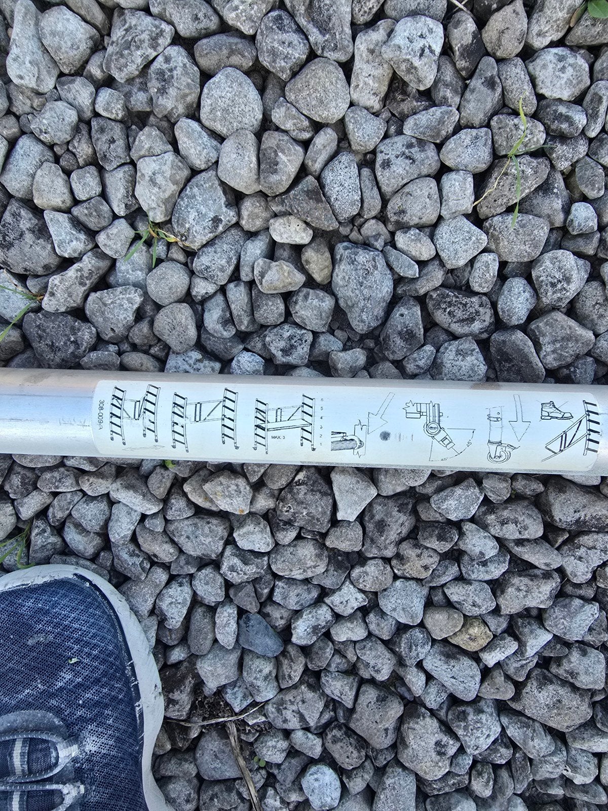 échafaudage altrex, Pliable ou rétractable/escamotable, Moins de 2 mètres, Comme neuf, Échelle