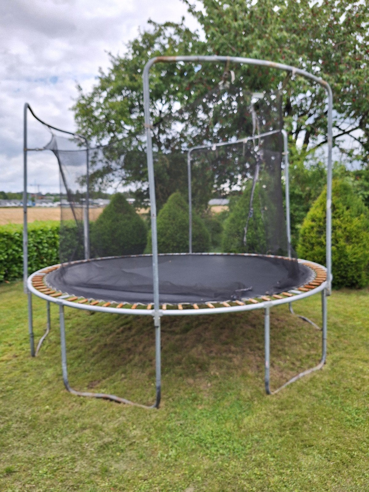 Gratis Trampoline, Ophalen