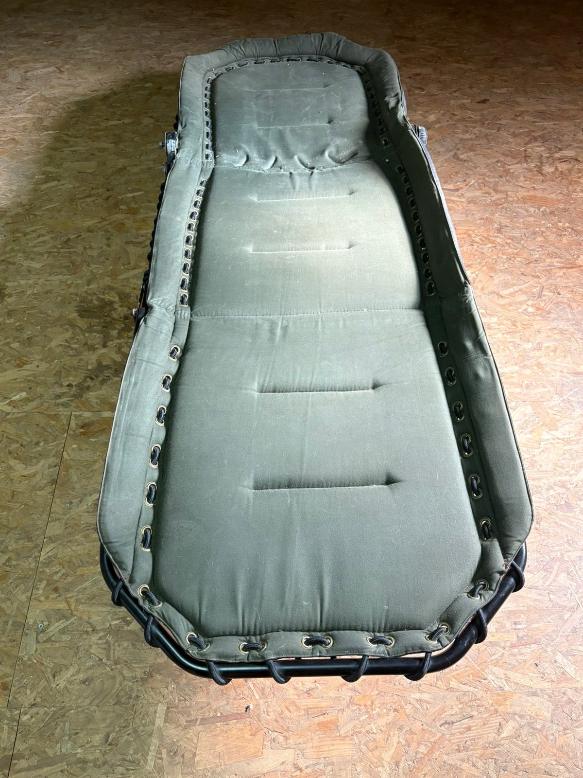 Lit de camp - lit de peche - bedchair, Enlèvement, Comme neuf