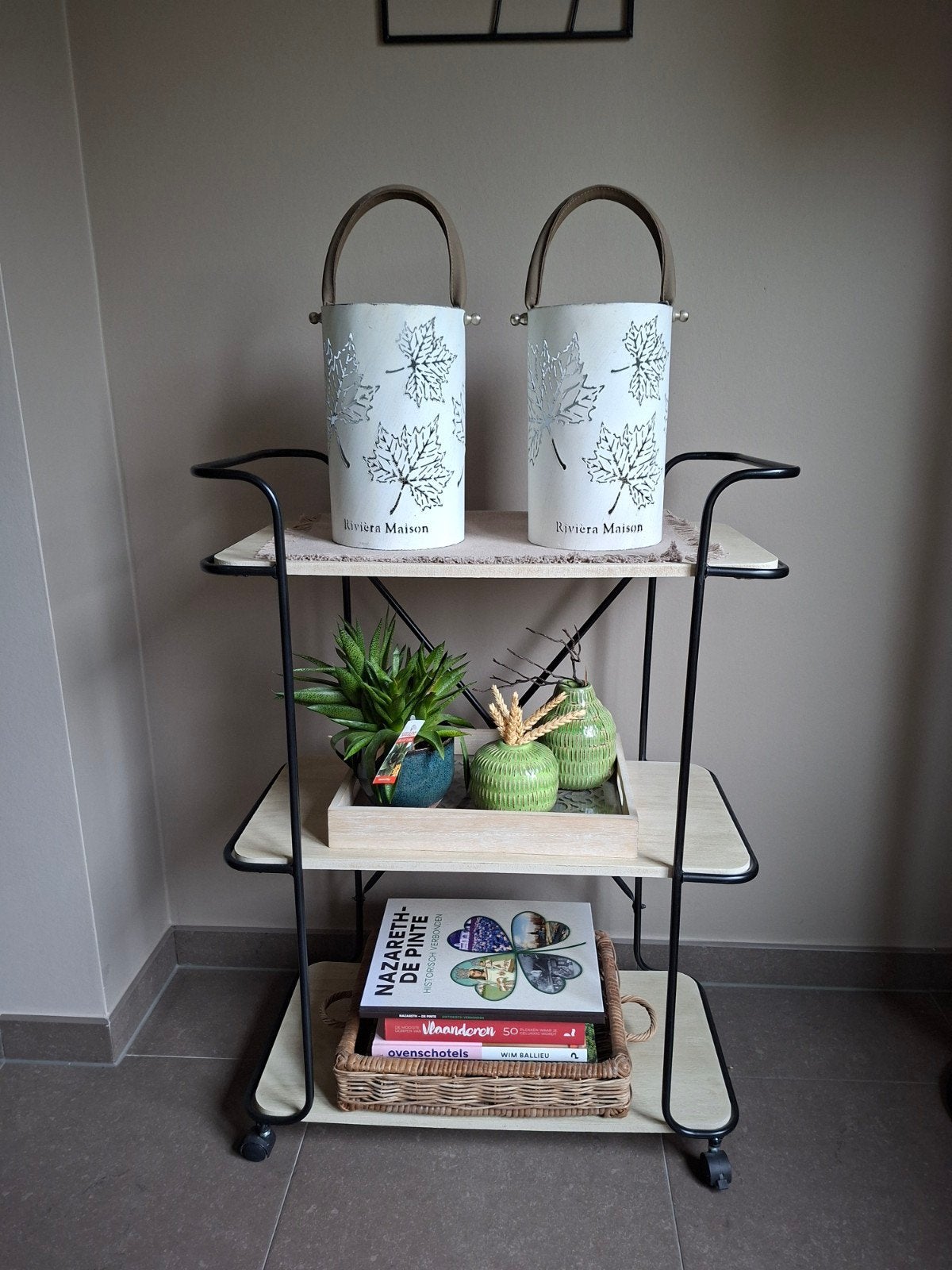 Bijzettafeltje / trolley (zonder deco), Ophalen