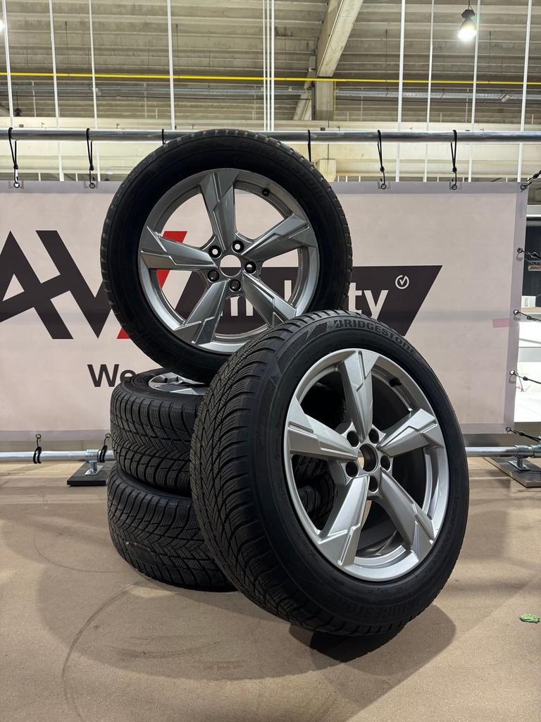 Complete winterset Audi A6 en S6 225/55R18 5-7mm, Ophalen, 18 inch, Gebruikt, -