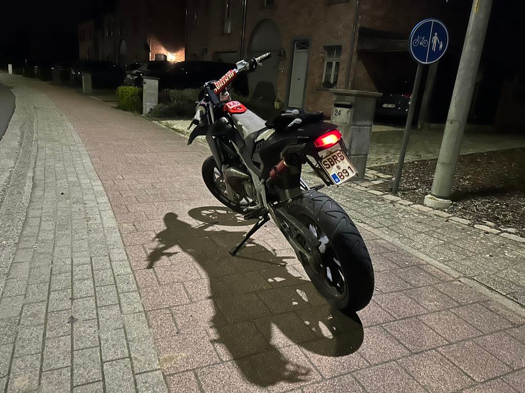 Aprilia sx 50, Fietsen en Brommers, Ophalen, Zo goed als nieuw