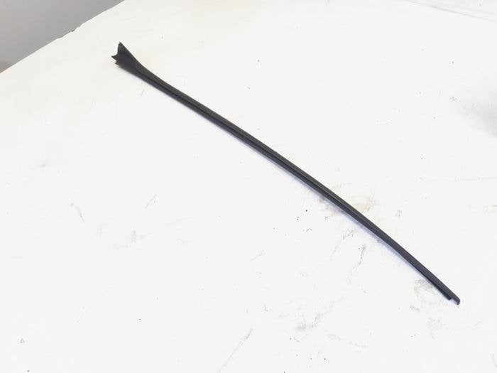 Cadre pare-brise d'un Volkswagen Golf, Volkswagen, -, 3 mois de garantie, Utilisé