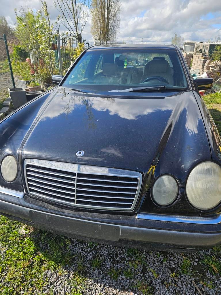 Mercedez E220, Particulier, Te koop