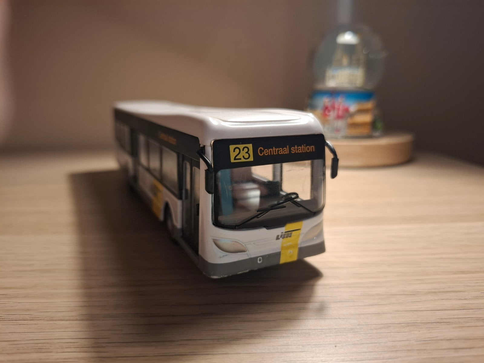 Bus 1/43 Burago (De lijn et TEC), Enlèvement ou Envoi, Comme neuf, Bus ou Camion