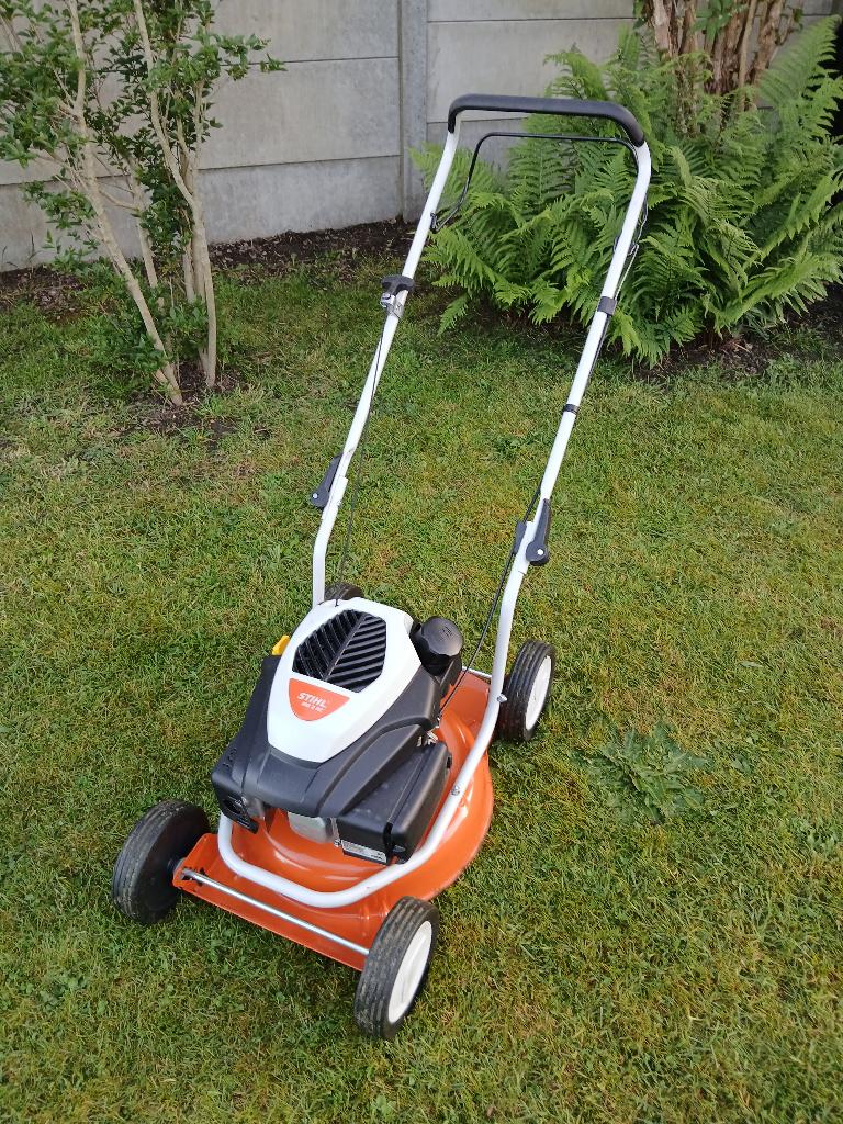 Tondeuse STIHL essence MULCHING, Fonction de mulching, Tondeuse rotative, Tondeuses à gazon à essence, 40 à 49 cm