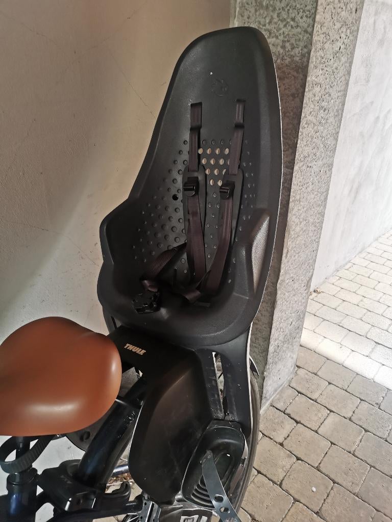 Thule fietsstoeltje voor kinderen, Ophalen, Achterzitje, Gebruikt, Voetsteuntjes