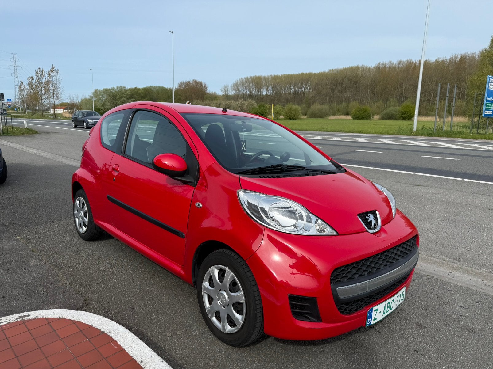 Peugeot 107 1.0 Benzine – 2010 – Slechts 34.000 km, Auto's, 50 kW, Zwart, Elektrische ramen, Particulier