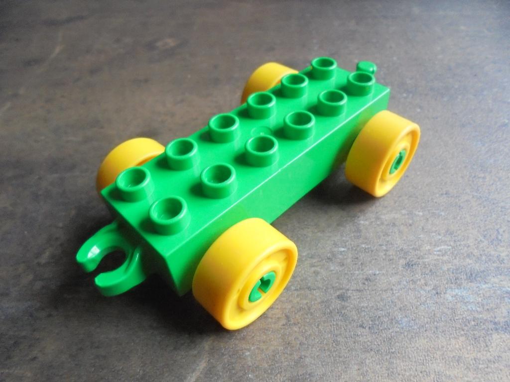 Lego Duplo Car Base 2x6 with Fake Bolts (zie foto's) 13, Envoi, Utilisé, Briques en vrac, Duplo
