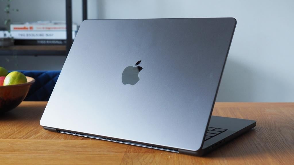 Macbook Pro - M3 Pro - 16 Inch - 18GB - 500GB Storage, Computers en Software, Apple Macbooks, Ophalen, Qwerty, 512 GB, Zo goed als nieuw