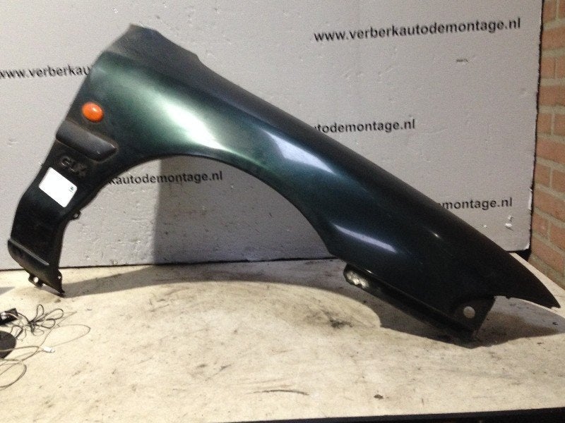 SPATBORD RECHTS VOOR Ford Mondeo I (01-1993/09-1996), Gebruikt, Spatbord, Henry-Ford-Straße  1
50735  Köln, DE, Ford-Werke GmbH