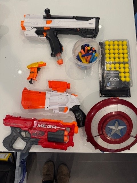 Lot Nerf geweren en Nerf schietschijf werper, Ophalen of Verzenden, Zo goed als nieuw, Jongen of Meisje