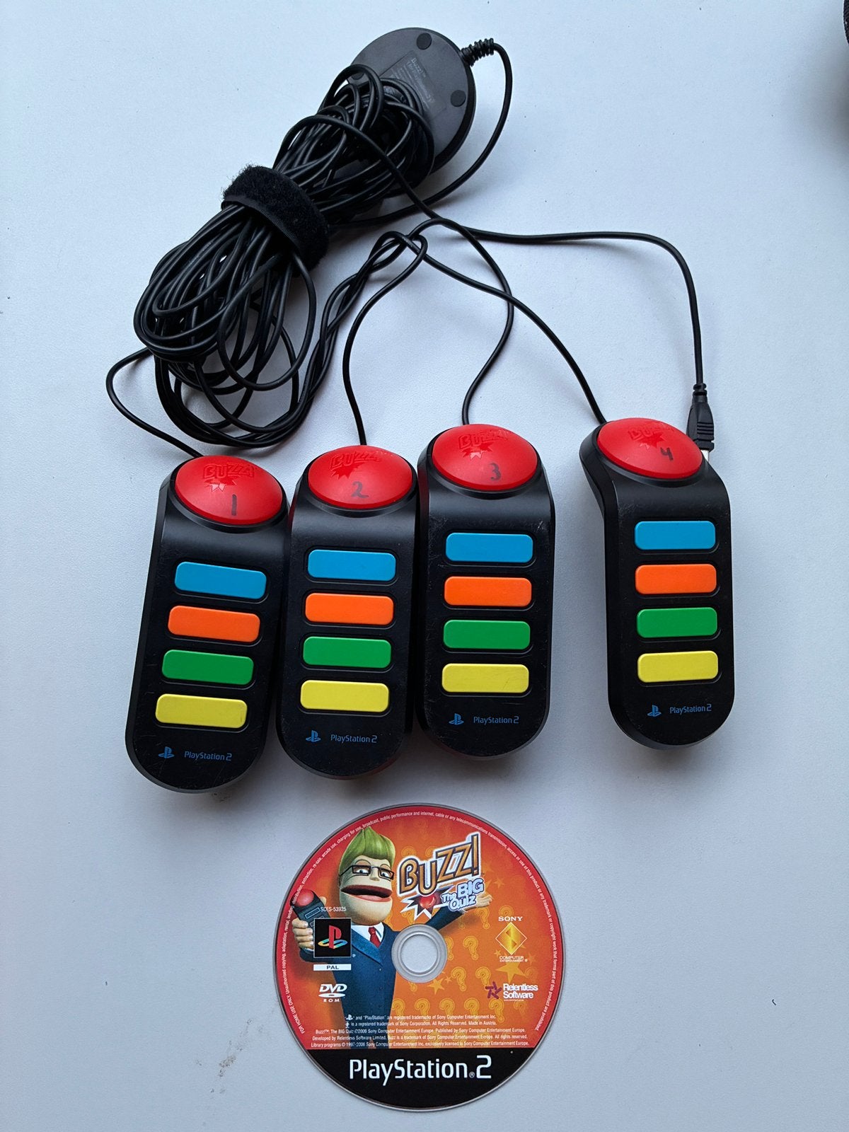 Buzz! The Big Quiz PS2 met 4 controllers, Ophalen of Verzenden, Zo goed als nieuw
