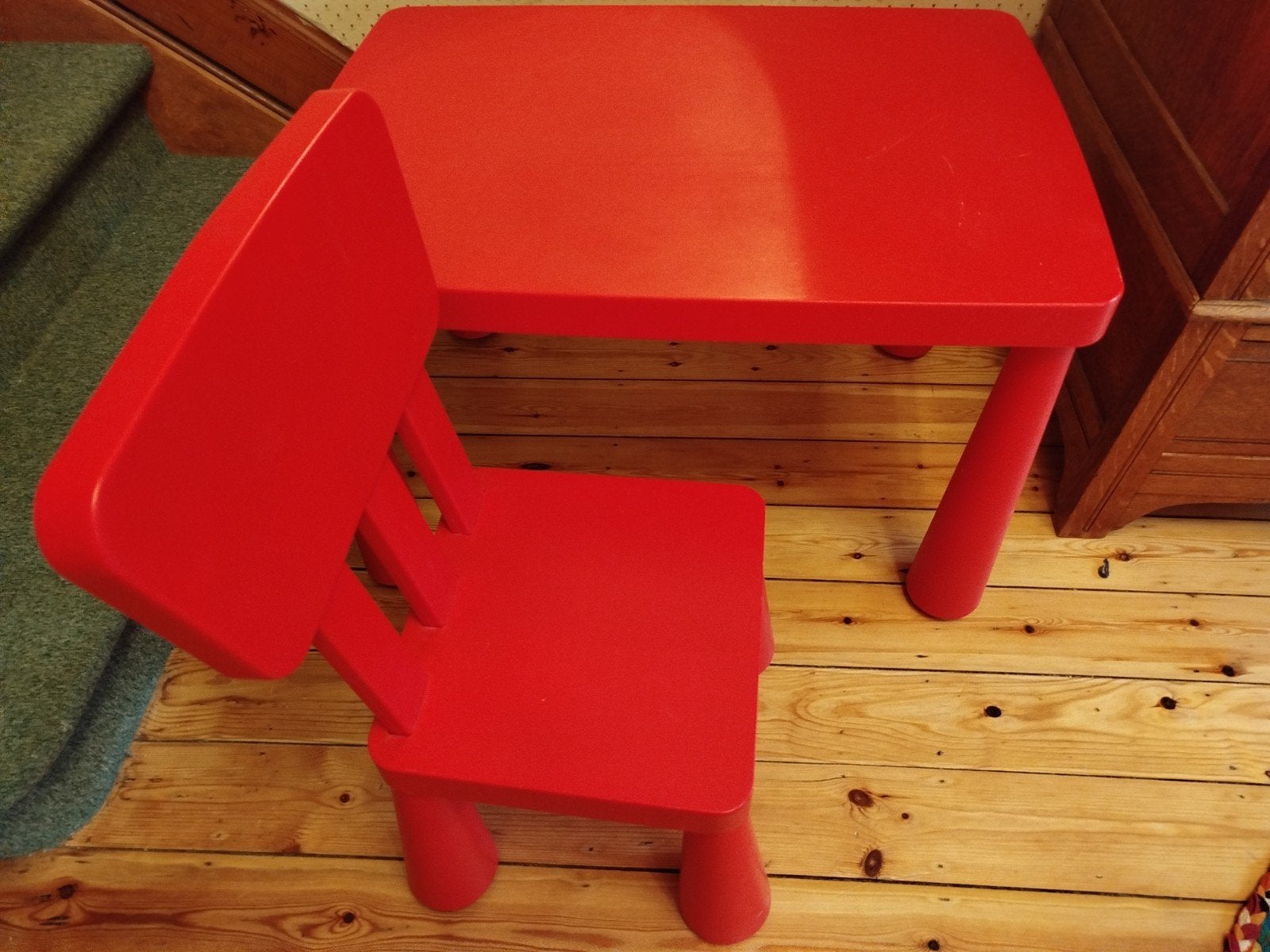 Ikea Mammut rouge- table et chaise, Enfants & Bébés, Enlèvement