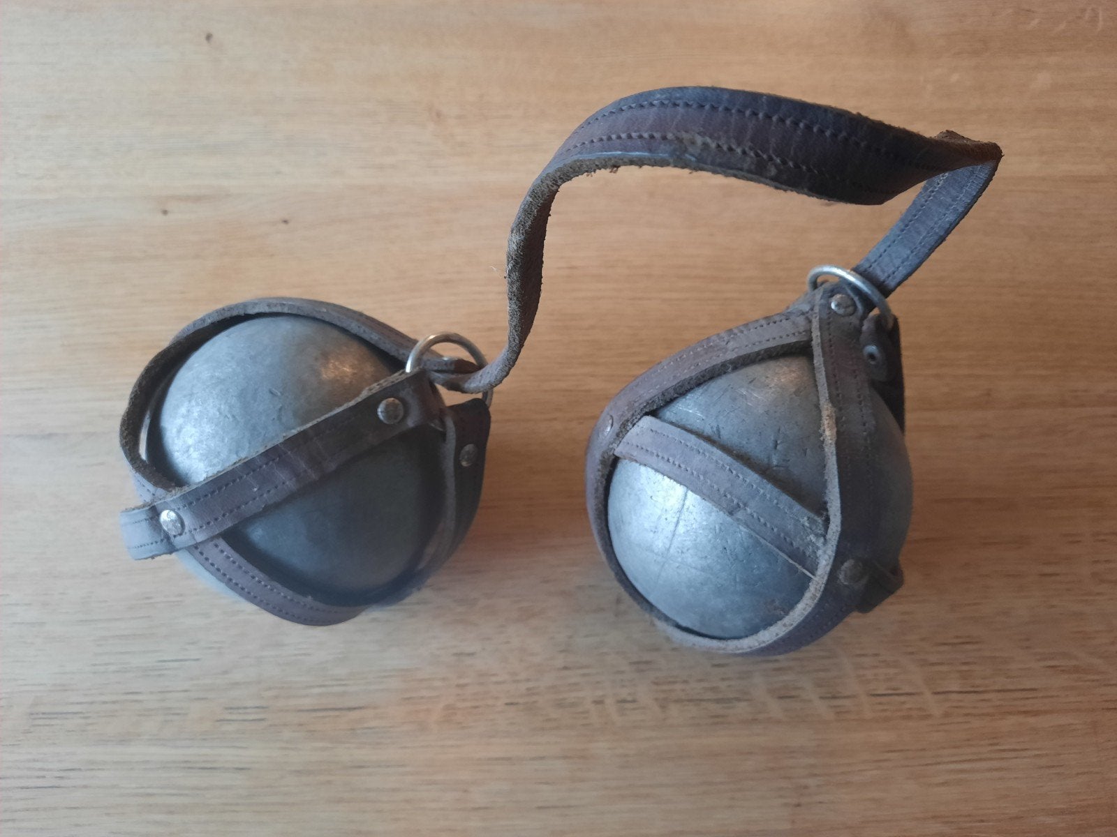 boules de pétanque vintage avec bracelet en cuir, Enlèvement ou Envoi