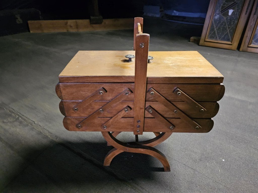 Vintage houten naaidoos, Hobby en Vrije tijd, Naaien en Fournituren, Gebruikt, Ophalen