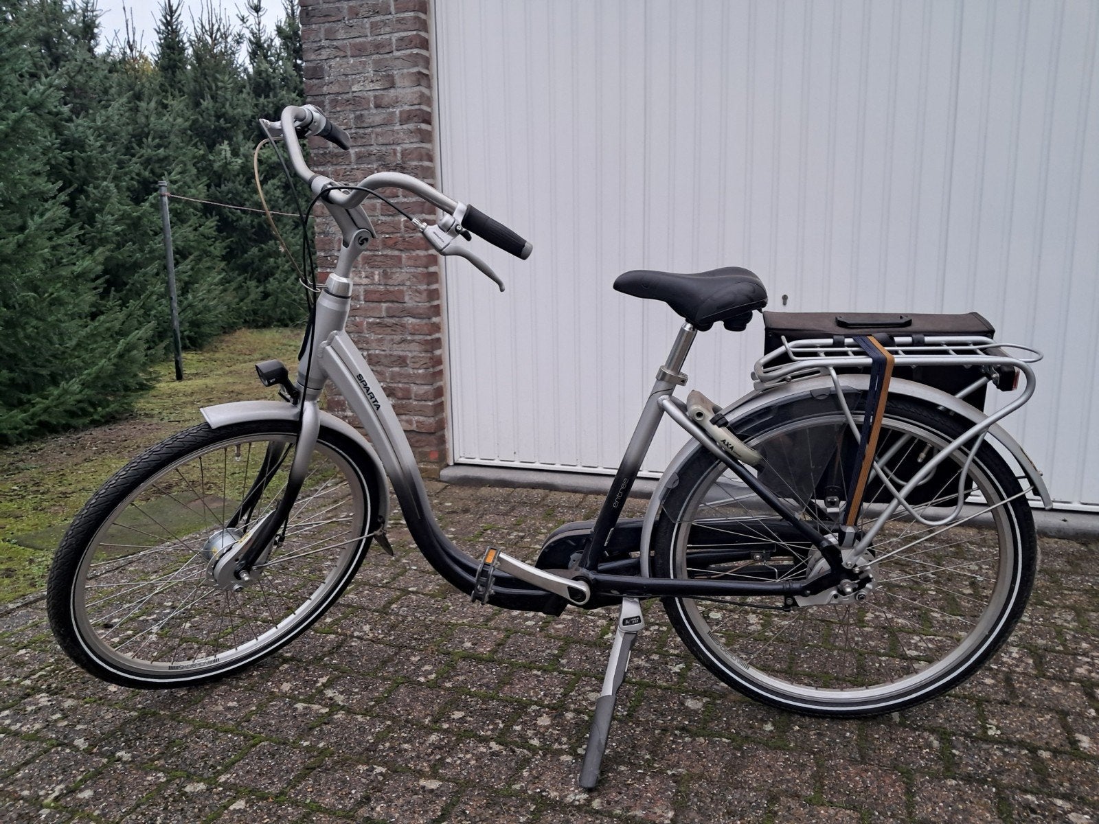 Dames fiets met lage opstap, Fietsen en Brommers, Ophalen, Trommelrem, Sparta, Versnellingen