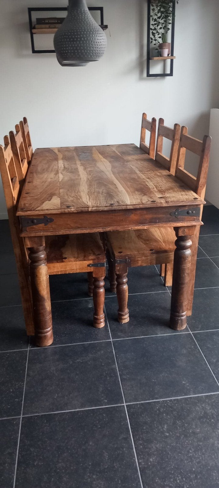 Houten tafel met 6 passende stoelen, Ophalen