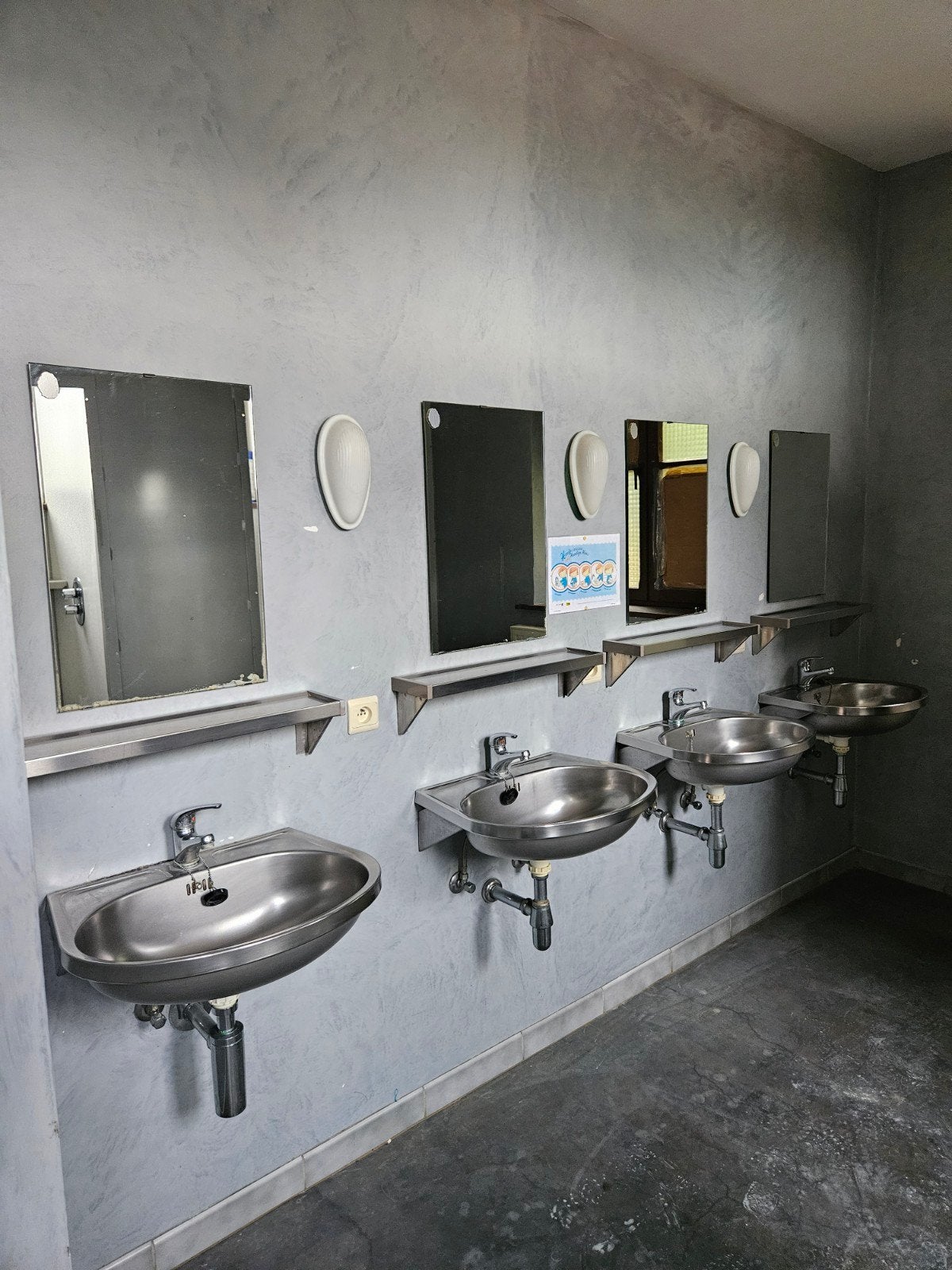 inox wastafels – 8 stuks (ook per stuk te koop), Huis en Inrichting, Badkamer | Complete badkamers, Ophalen