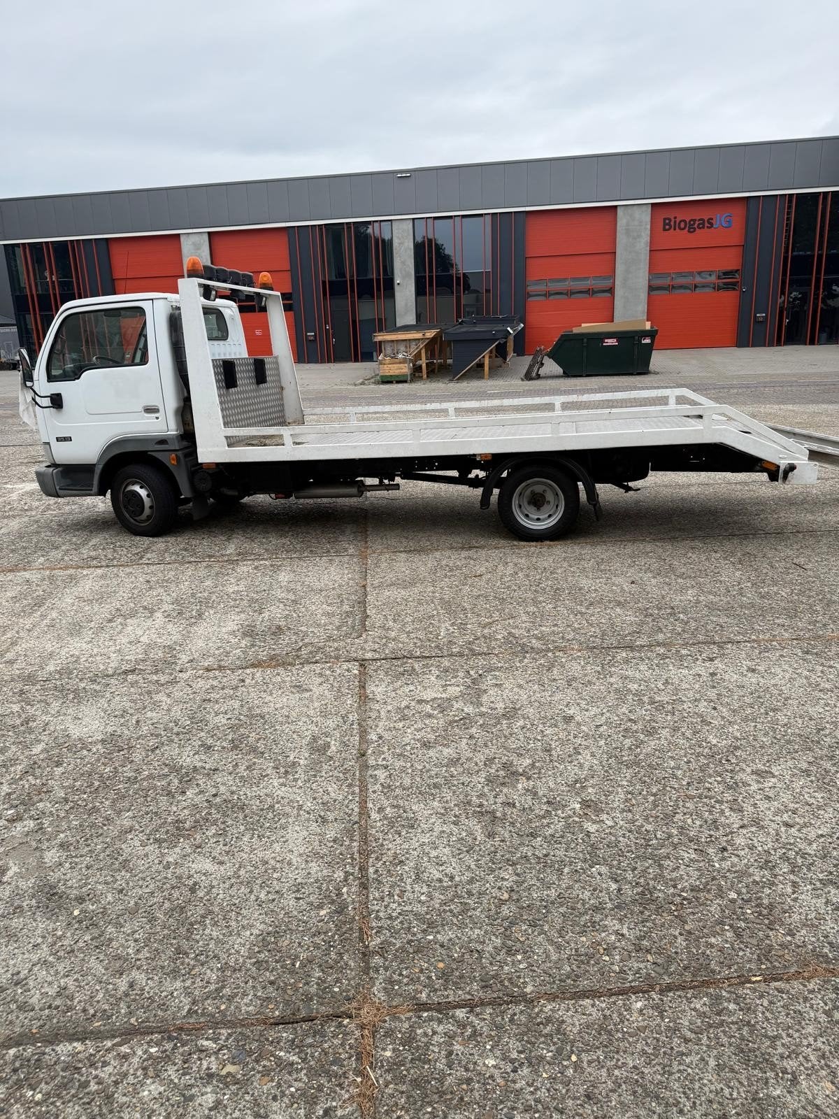 Nissan Cabstar 3.0 td 35.13 92kw depaneur rijbewijs B, Auto's, Bestelwagens en Lichte vracht, 4 cilinders, Wit, Grijs, Particulier
