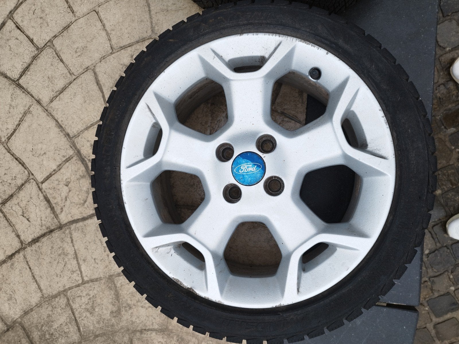 3 Jantes Ford Ka 4x98, Autos : Pièces & Accessoires, Enlèvement, 16 pouces, Pneu(s)