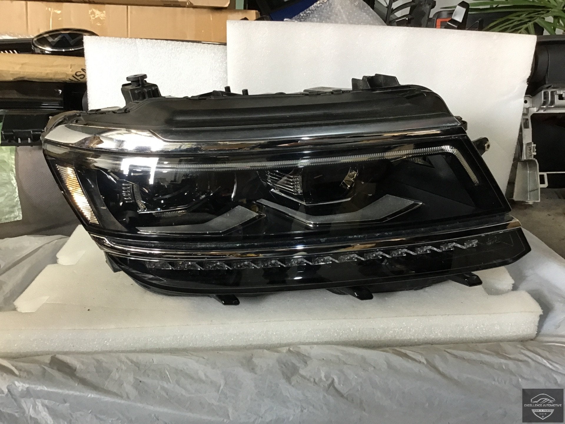 Phare avant droit Full LED pour VW Tiguan 5NA 16-20 5NB94108, Autos : Pièces & Accessoires, Éclairage, Volkswagen, Volkswagen AG
