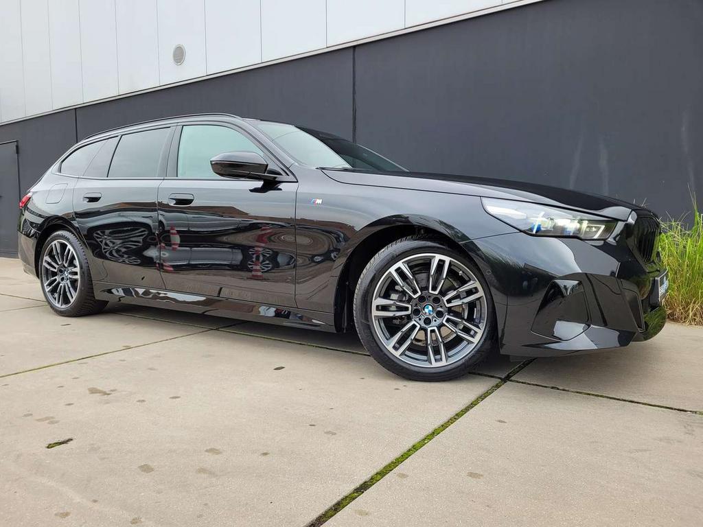 BMW 520 dA Touring *AUT.*M-PAKKET*PANO DAK*HK SOUND*HUD*, 0 kg, Noir, 5 portes, Automatique