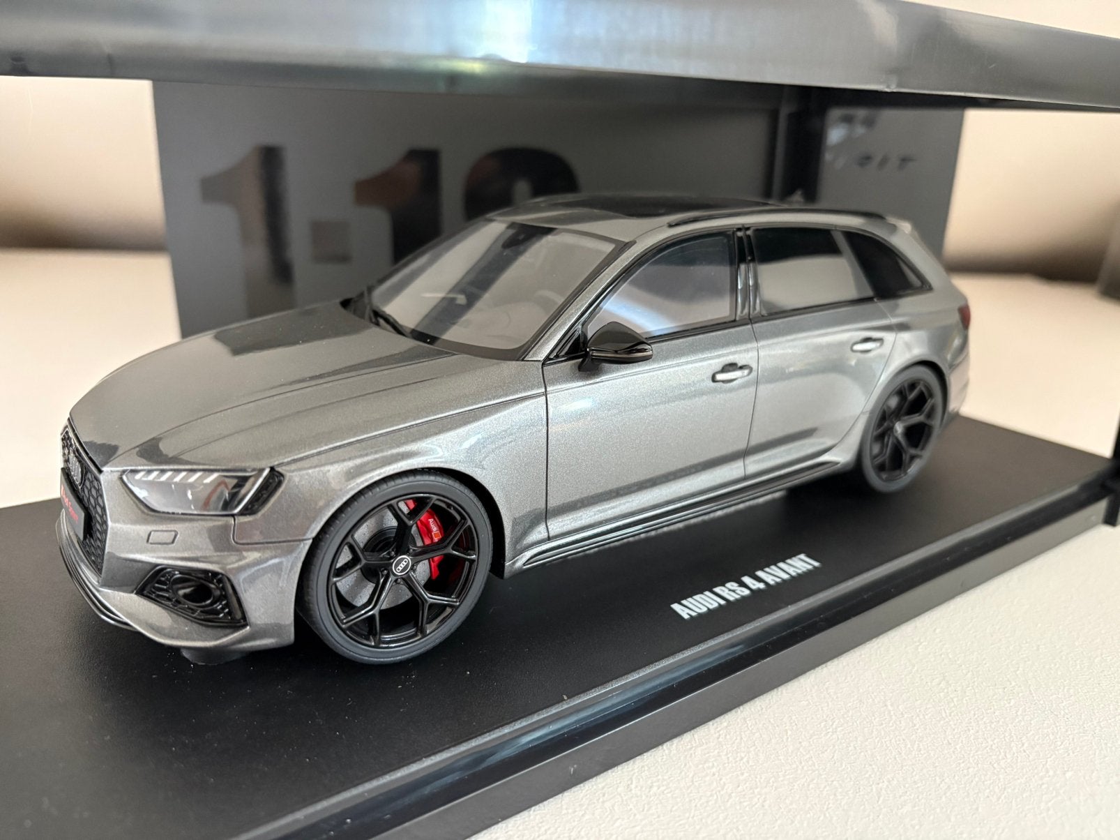 Audi RS4 Avant 1:18 GT Spirit, Ophalen of Verzenden, Zo goed als nieuw