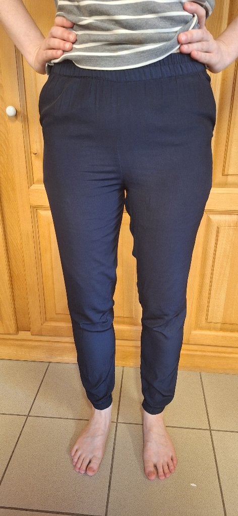 American Vintage broek met soepelvallende maat XS, Kleding | Dames, Broeken en Pantalons, Zo goed als nieuw, Maat 34 (XS) of kleiner