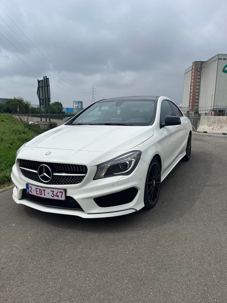 Mercedes-Benz CLA200 AMG-PACK, Auto's, Automaat, CLA, Euro 6, Wit