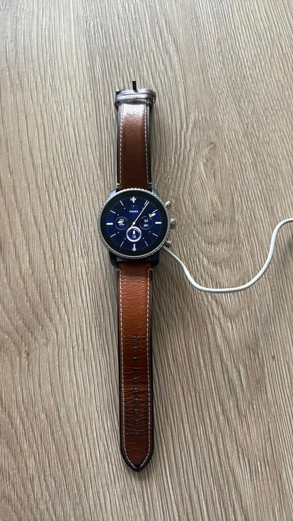 Smartwatch Fossil, Handtassen en Accessoires, Horloges | Heren, Staal, Polshorloge, Kunststof, Ophalen of Verzenden