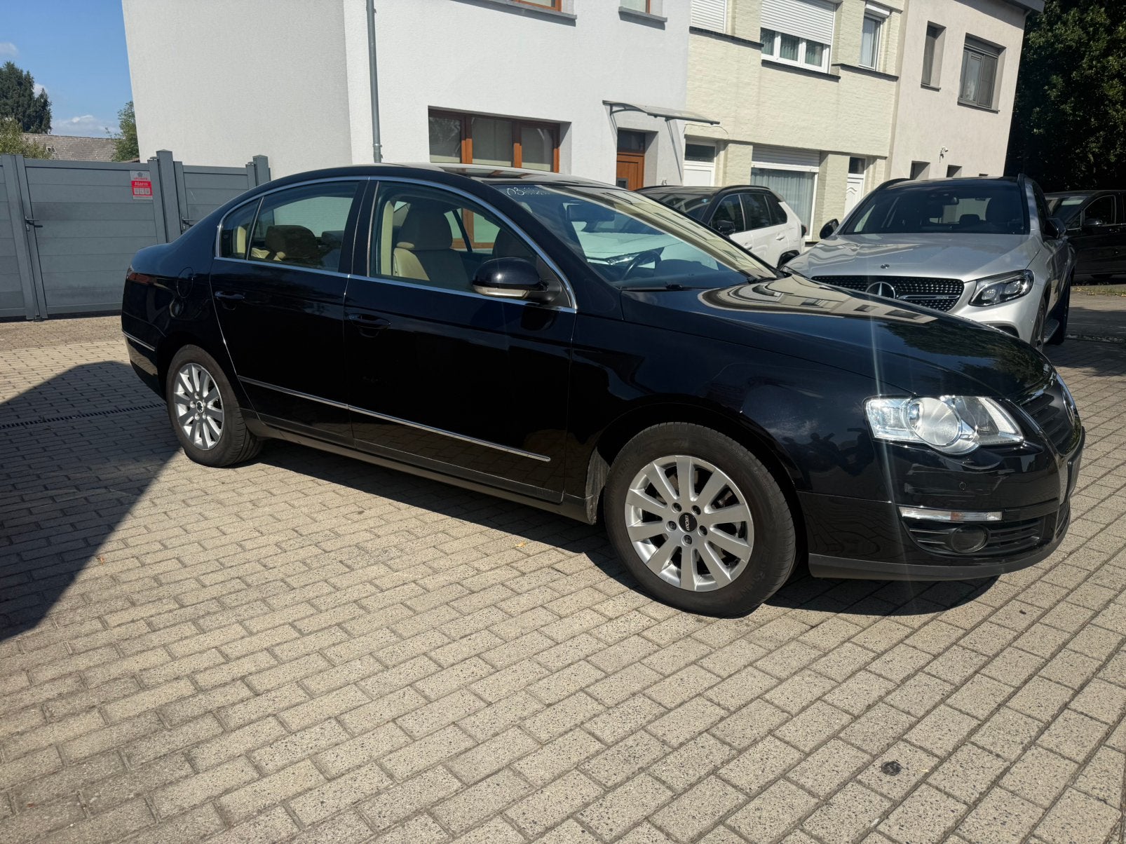 VW Passat bj2006 2.0 TDI. Automat, Auto's, Volkswagen, Beige, 4 cilinders, Parkeersensor, Leder
