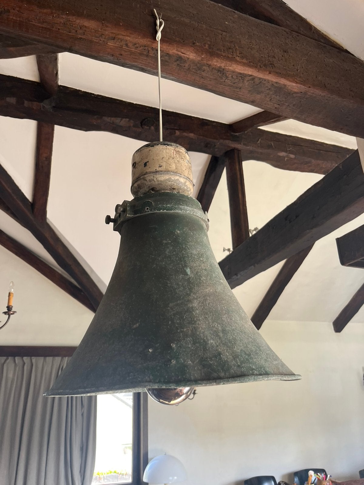 Lampe suspendue Speaker Klaxon des années 1930, Enlèvement