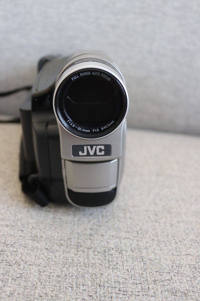 Vintage JVC Compact VHS C Camcorder GR-FX11EG, Audio, Tv en Foto, Ophalen, JVC, 20x of meer, Camera