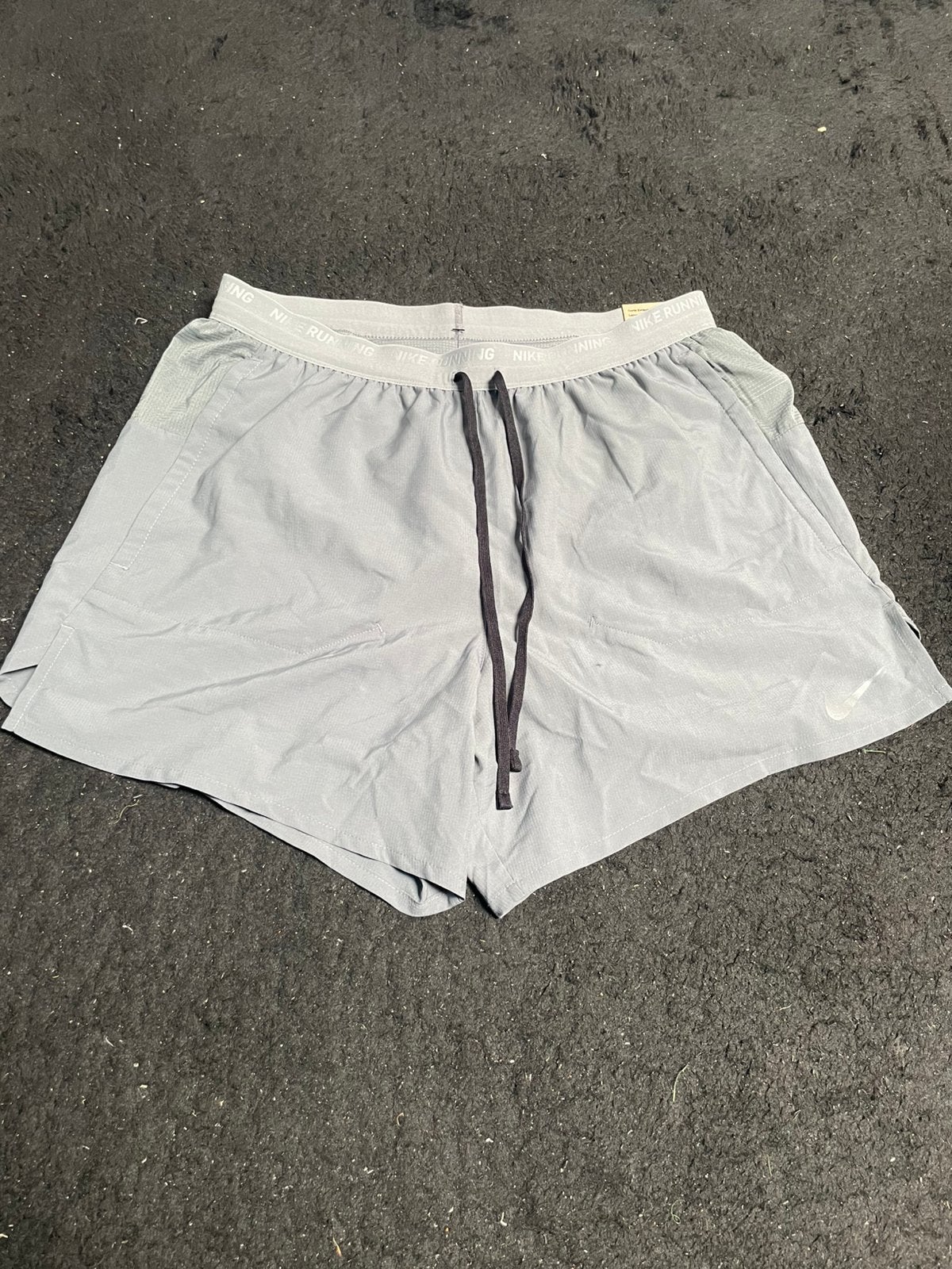Grijze Nike Running Short maat M, Kleding | Heren, Sportkleding, Nieuw, Fitness, Maat 48/50 (M), Overige kleuren, Ophalen