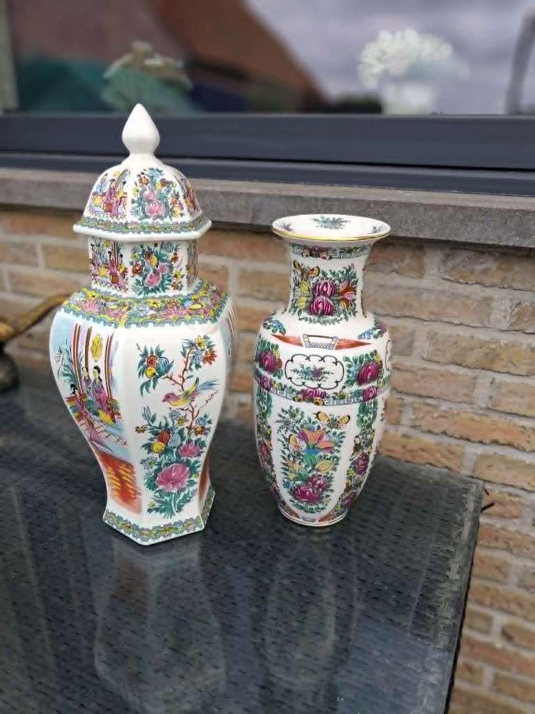 2 oude vazen 36cm  48cm hoog - bieden, Ophalen