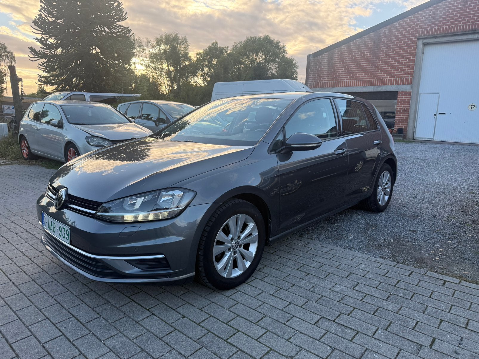 Volkswagen Golf 7.5 1.0. TSI DSG, Stof, https://public.car-pass.be/vhr/d7448cda-c04d-4b8c-bf62-52ad0a172582, 109 g/km, Bedrijf