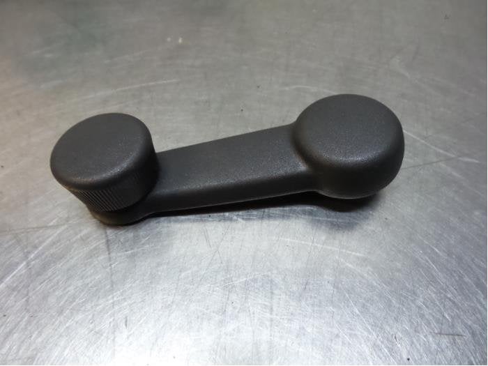 Manivelle de vitre d'un Suzuki Ignis (Ignis H. 03-), -, Utilisé, -, Suzuki