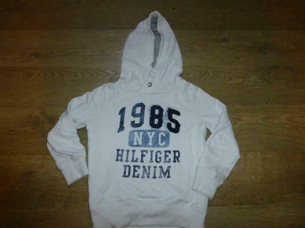 witte trui met kap van Tommy Hilfiger maat 116, Gebruikt, Trui of Vest, Ophalen of Verzenden, Tommy Hilfiger