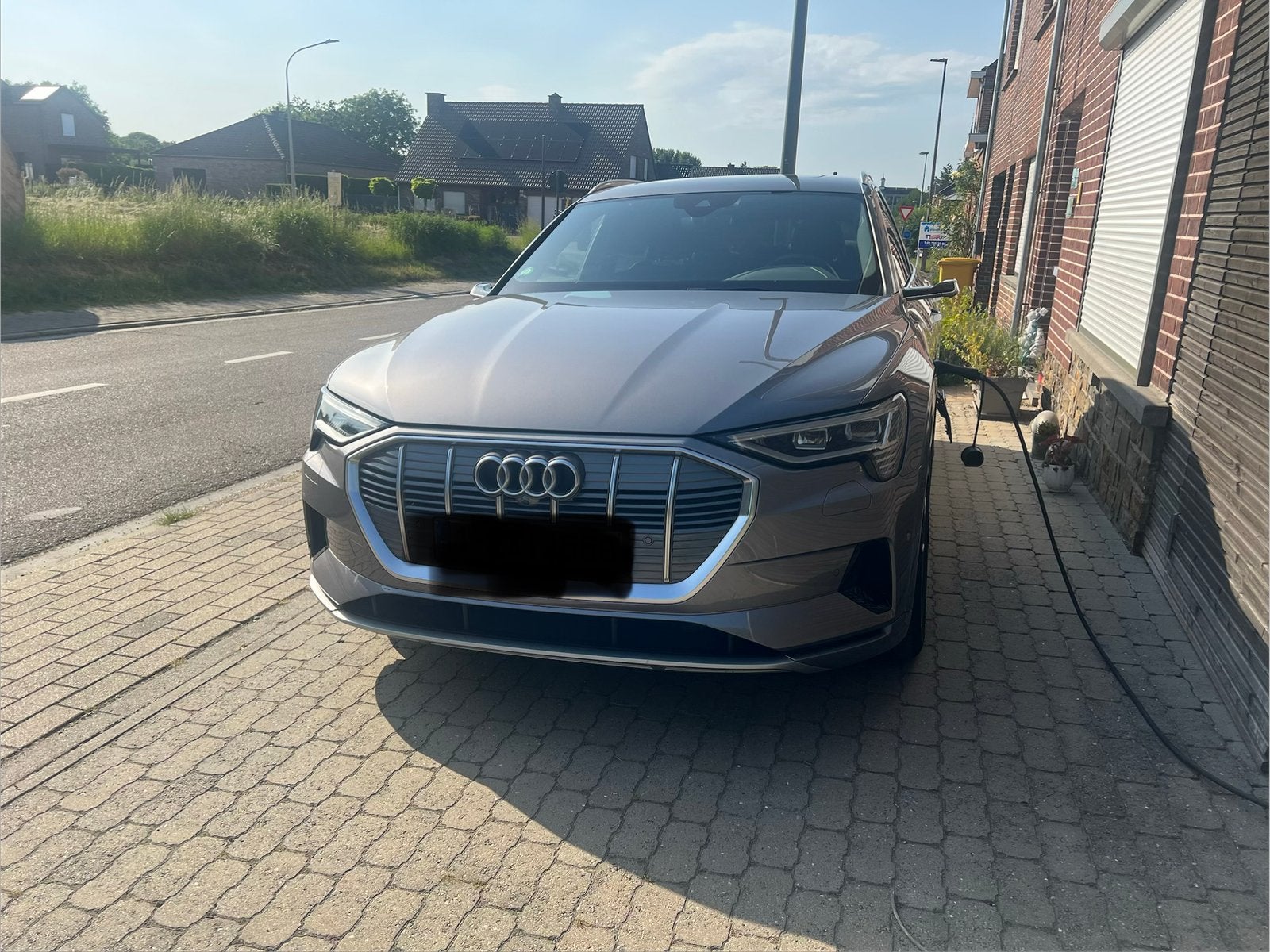 Audi E-tron 55, Argent ou Gris, Achat, Euro 6, Carnet d'entretien