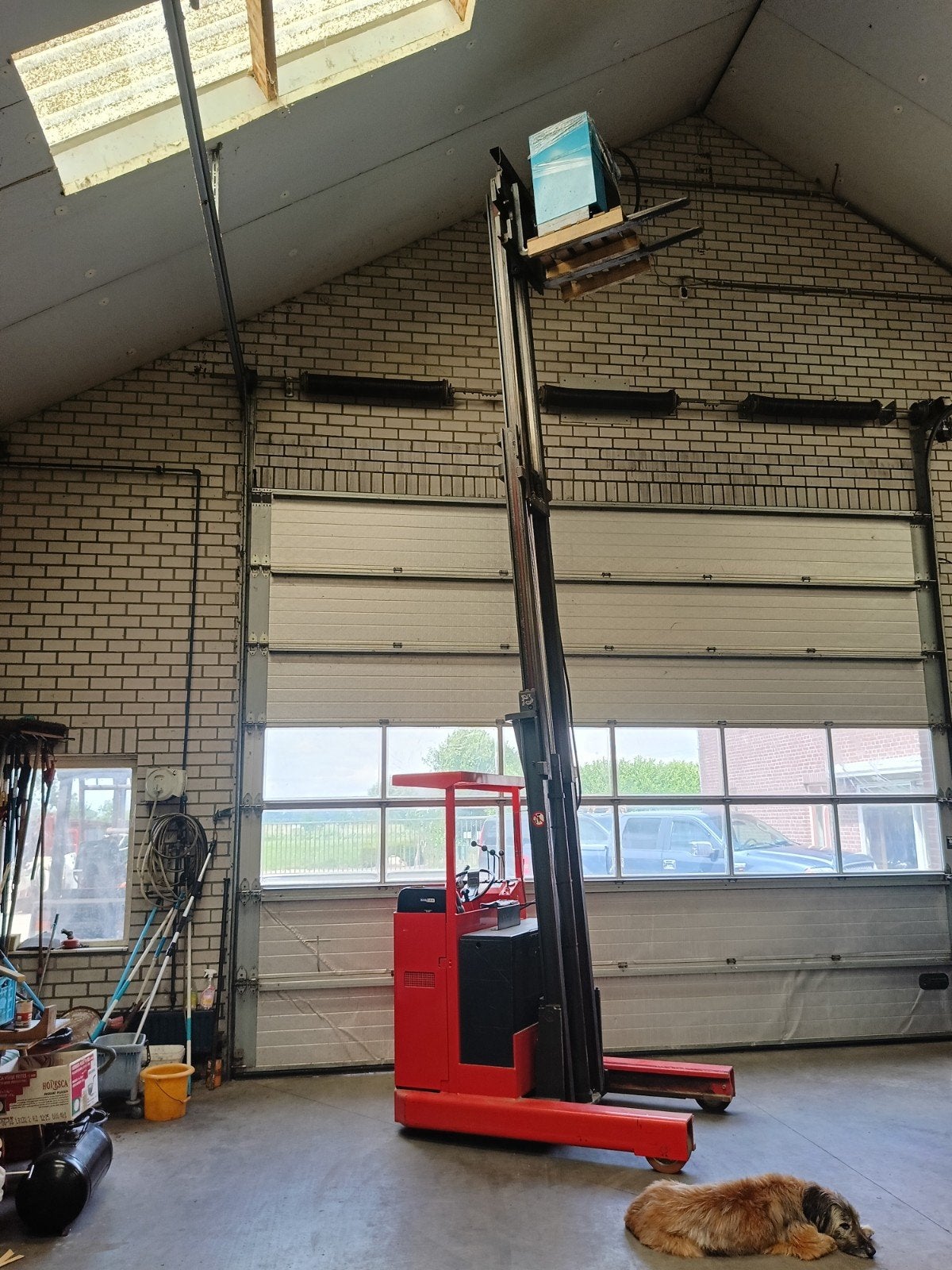 Reachtruck triplex sideshift, Ophalen