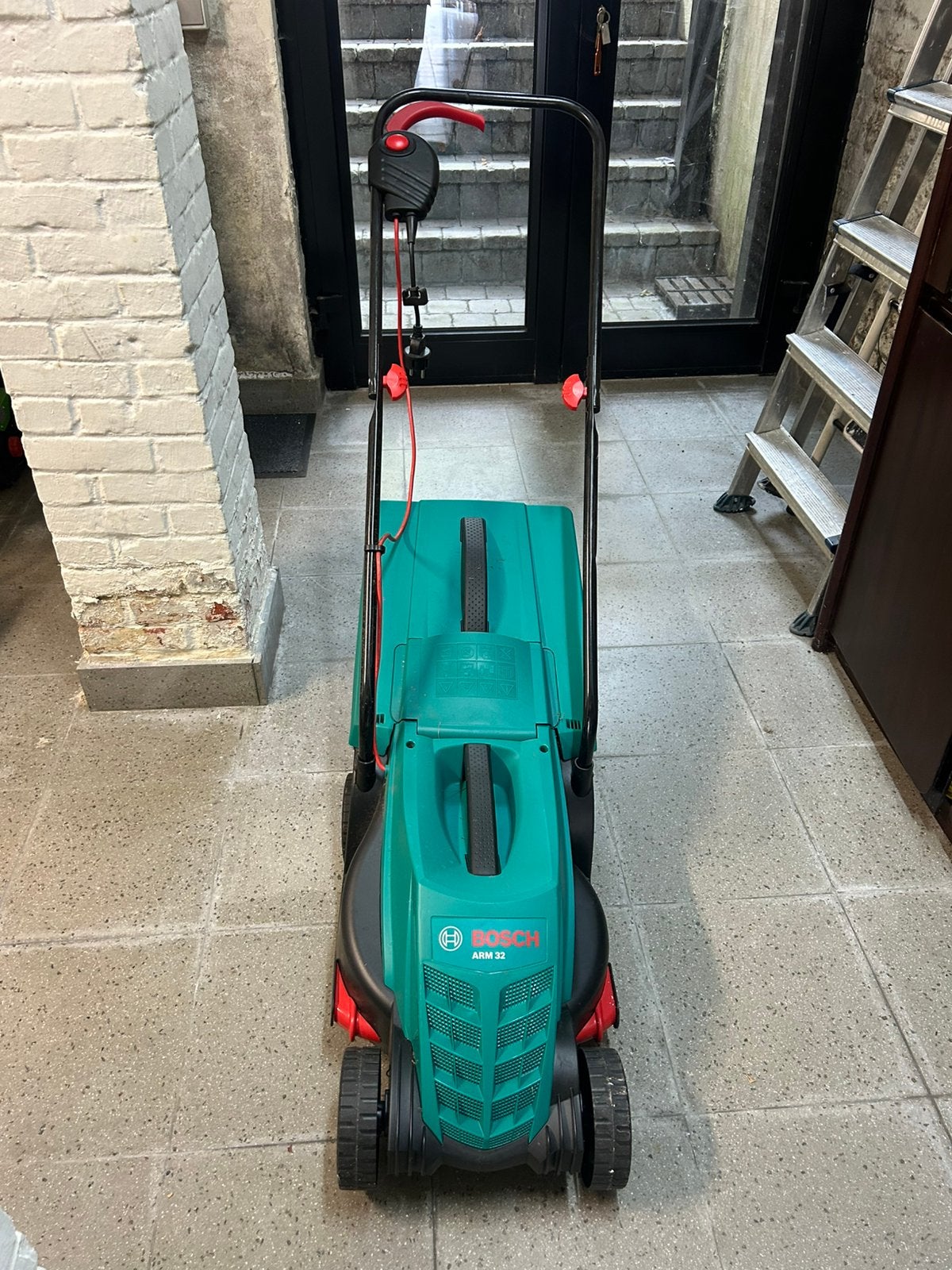 Elektrische grasmaaier van Bosch, Tuin en Terras, Ophalen, Cirkelmaaier, Elektrische grasmaaier, Zo goed als nieuw